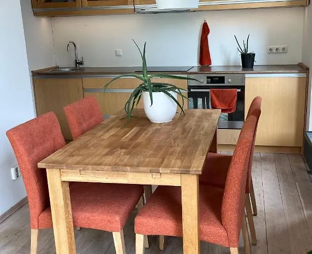 Apartment Fabulous Location *